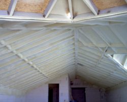 OSB Altı Ters Çatı Köpük Yalıtımı OSB Altı Ters Çatı Köpük Yalıtımı